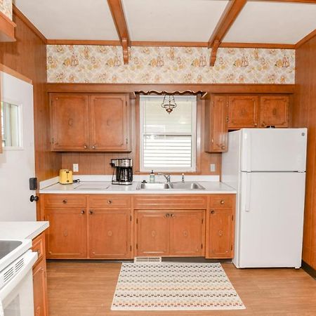 Unique Two Story With A Vintage Flare Villa Fargo Luaran gambar