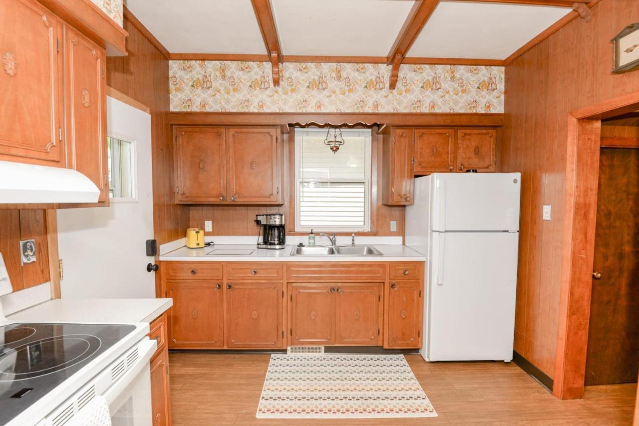 Unique Two Story With A Vintage Flare Villa Fargo Luaran gambar
