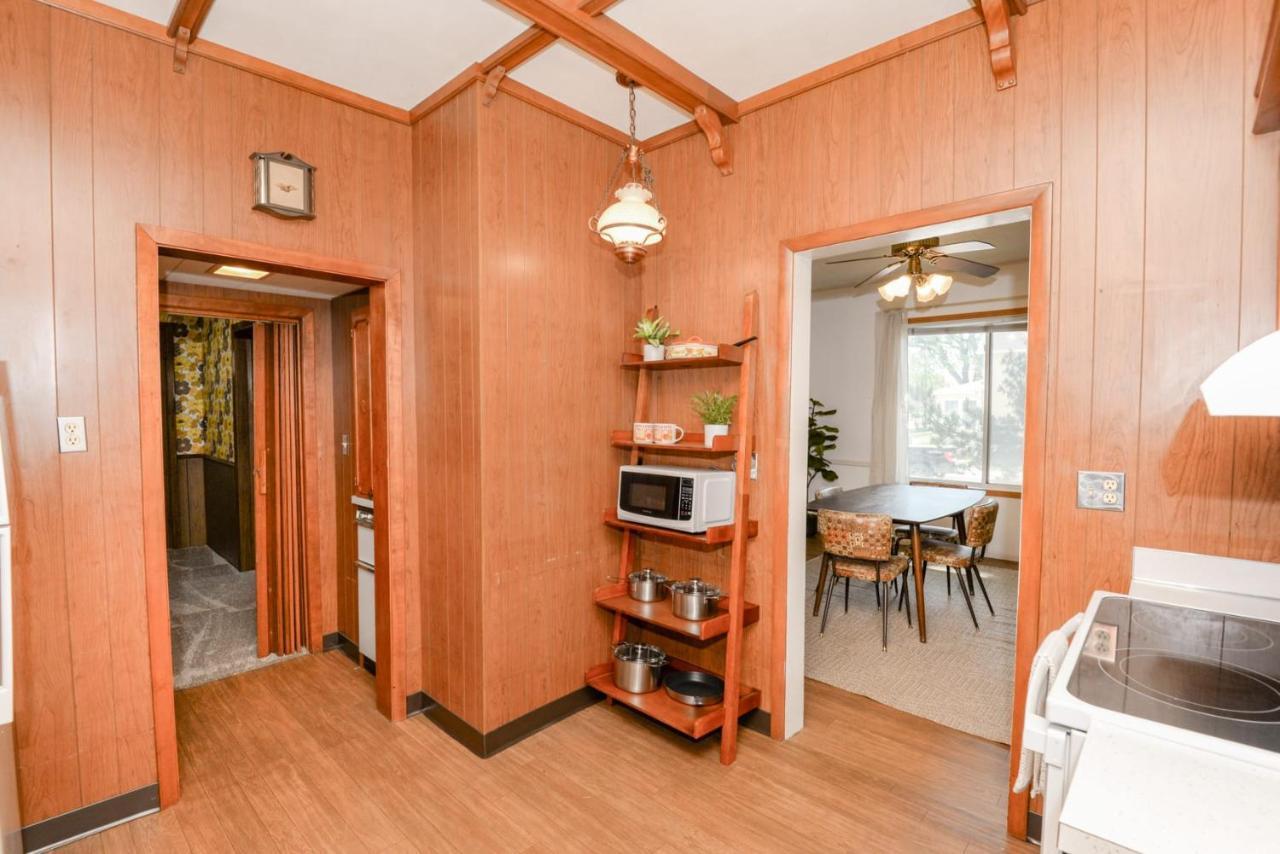 Unique Two Story With A Vintage Flare Villa Fargo Luaran gambar