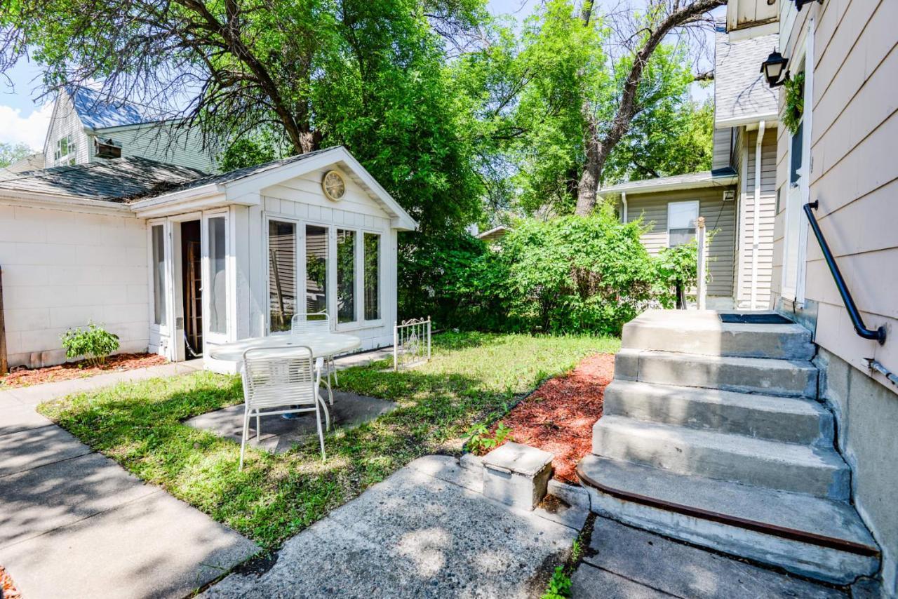 Unique Two Story With A Vintage Flare Villa Fargo Luaran gambar